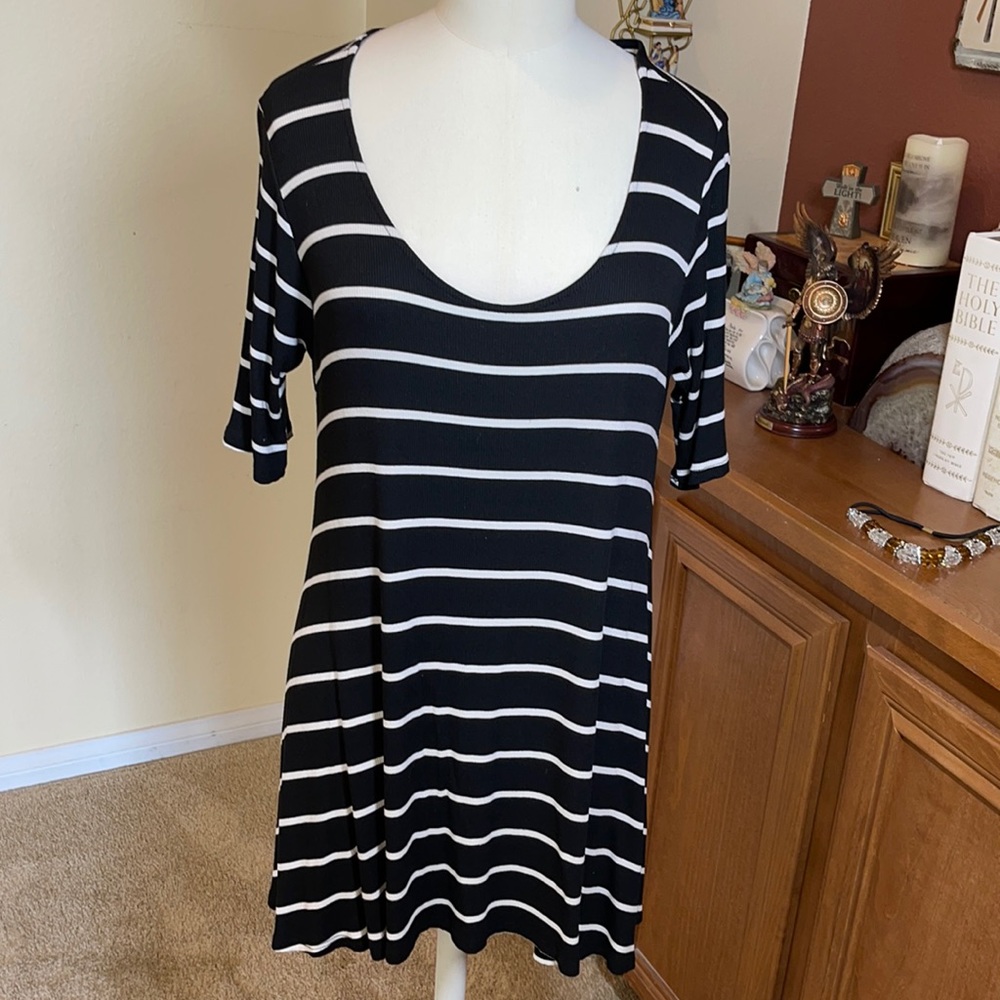 Daisy Shoppe black and white striped top Large